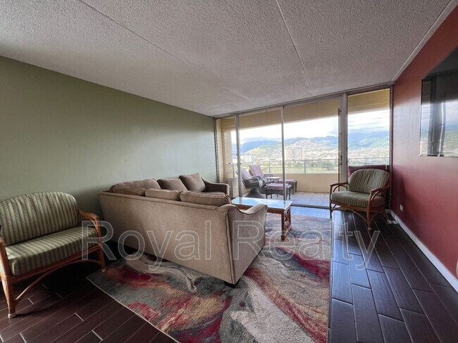 Photo - 2533 Ala Wai Blvd