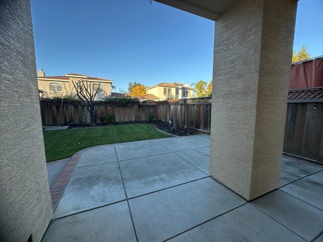 Photo - 841 Lawrence Dr