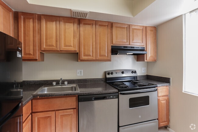 1BR, 1BA - 530 SF - Harbor's Edge