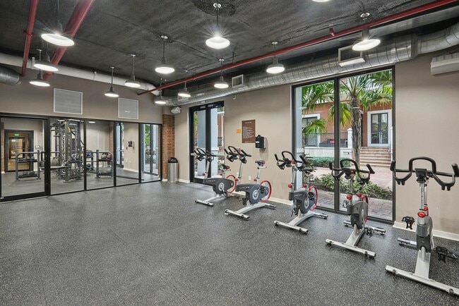 24/7 fitness center with spin room