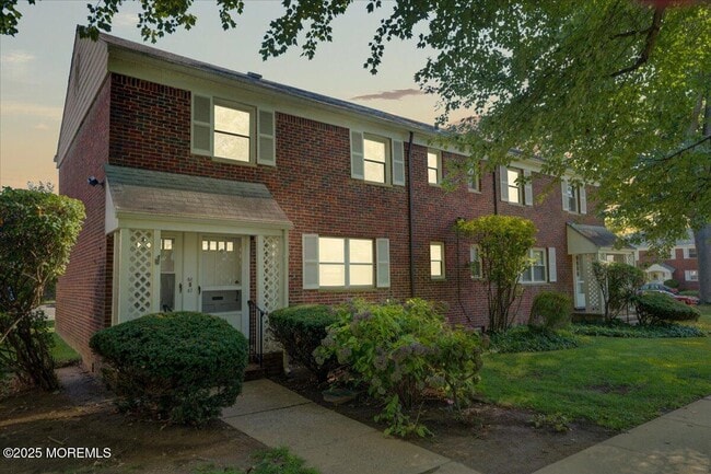 Building Photo - 46 Manor Dr Unit 401 Rental