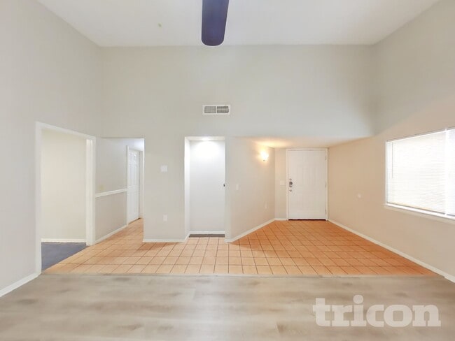 Photo - 9302 Points Edge