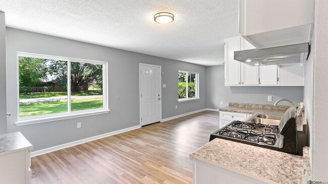 Photo - 826 Sherron Ave