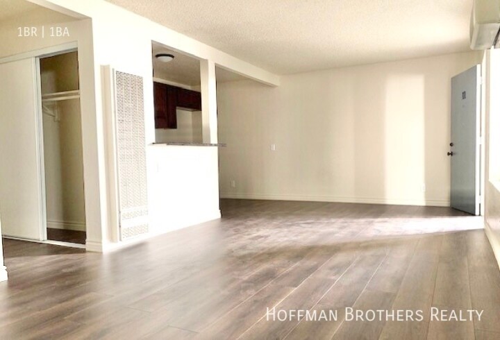 Photo - 6729 Woodley Ave Unidad 6