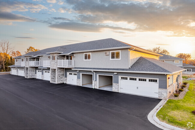 Building Photo - Fox Trail Crossing Rental