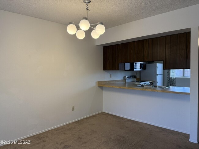Photo - 964 S Pantano Rd