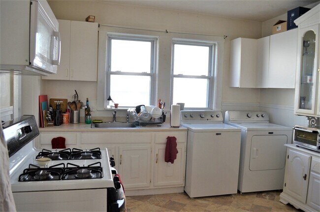 32 Gourley Rd Unit 1