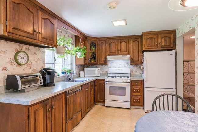 Photo - 16 Lafayette Rd