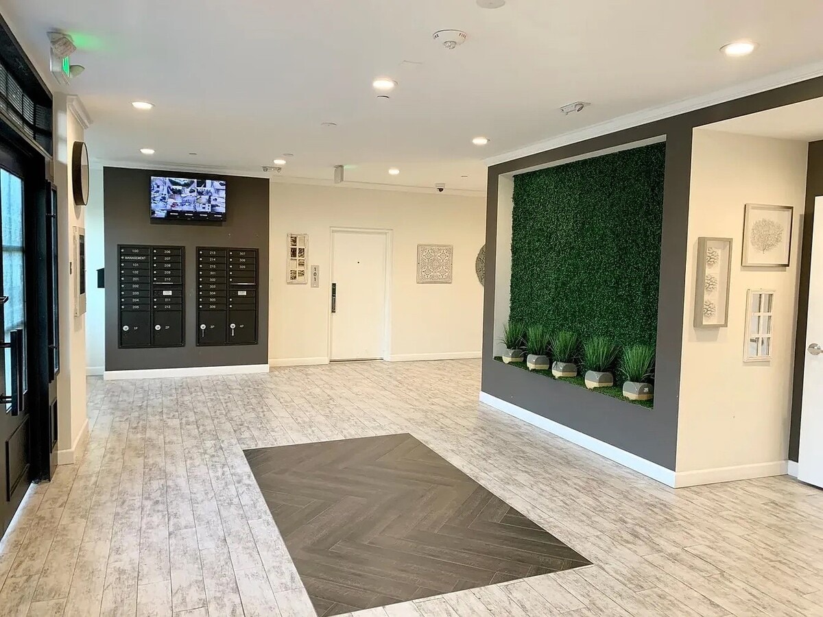 Photo - 11828 Runnymede St