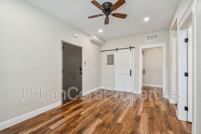 Photo - 325 15th Ave NE Unidad #16