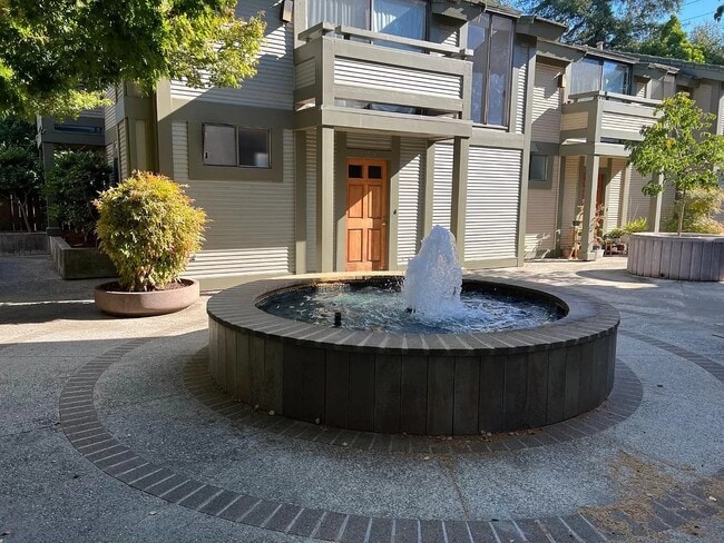 Photo - 1337 Alma St