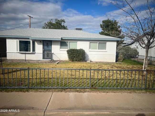 Building Photo - 2420 W Butler Dr