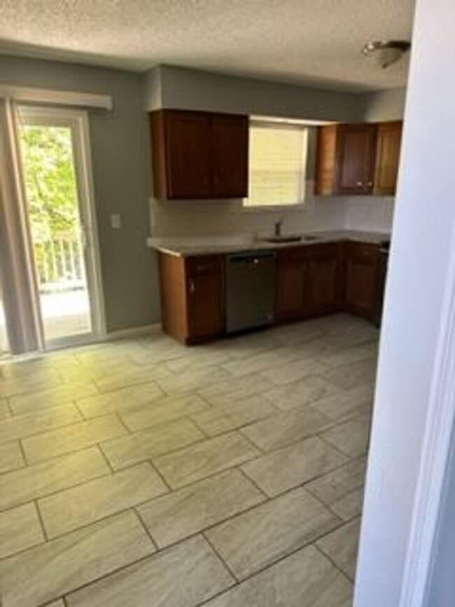 Photo - Beautiful 3 Bedroom 2 Bath Duplex!