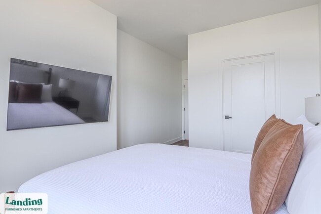 Photo - 632 Howard Rd SE Unidad 1132