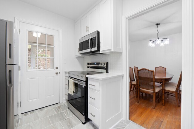 Photo - 1504 Hixson Pike