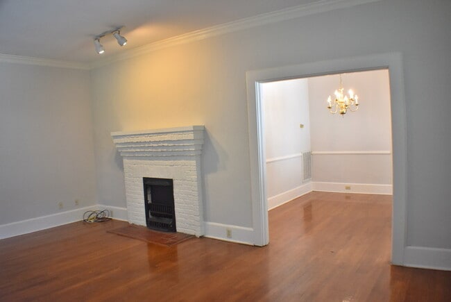 Photo - 2522 Blossom St