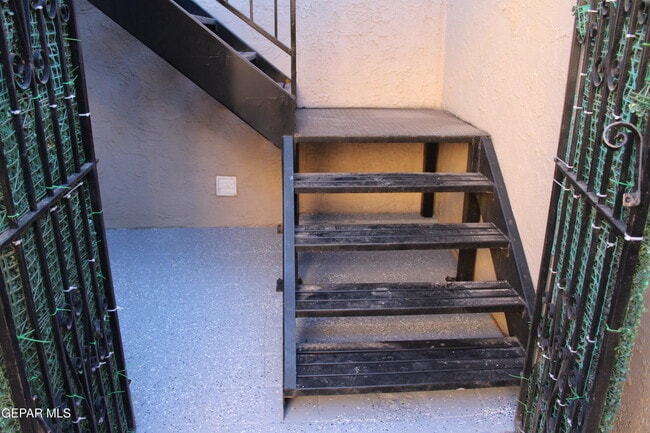 Photo - 11100 La Quinta Pl