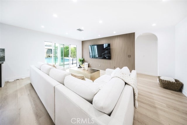 Photo - 7306 Farmdale Ave