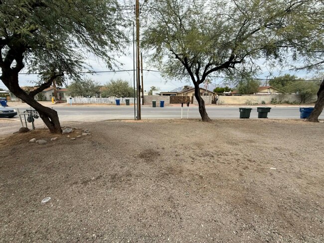 Photo - 460 E Delano St