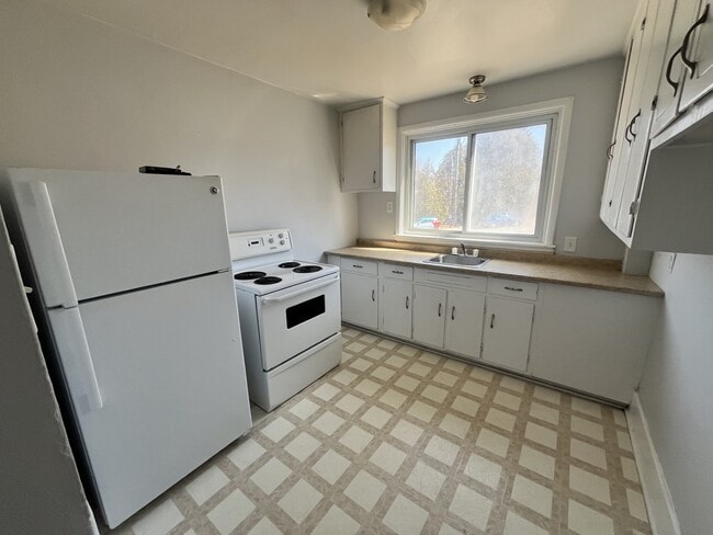 Building Photo - 445 Covert St Unit 9