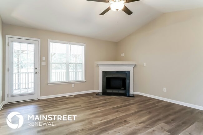 Photo - 174 Fox Chase Ln