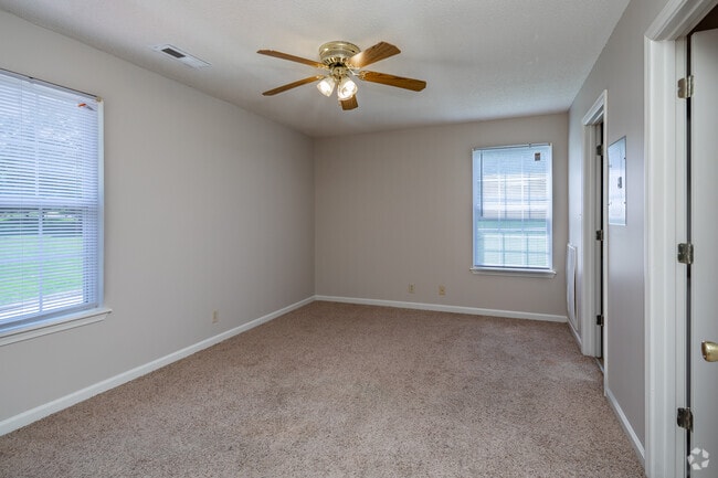 1BR, 1BA - 600SF - Bedroom