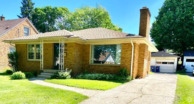 Building Photo - 242 Holmdene Blvd NE Rental