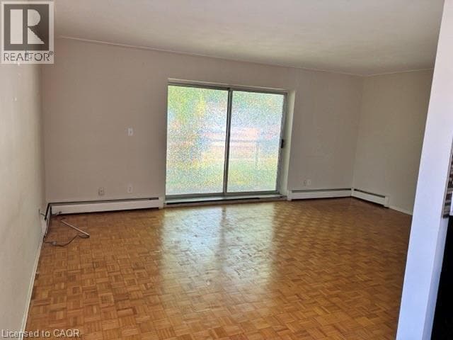Photo - 2205 King St E Unit 1