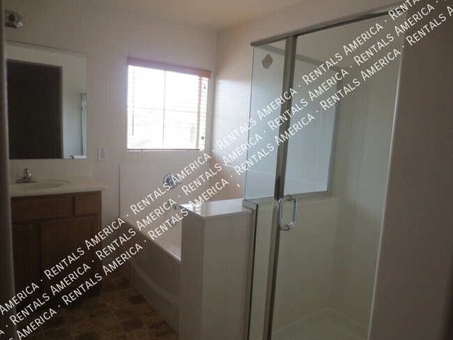 Photo - 1670 E Elgin St
