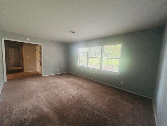 Photo - 905 Eisenhower Dr