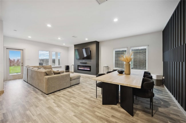 Photo - 5990506363 A