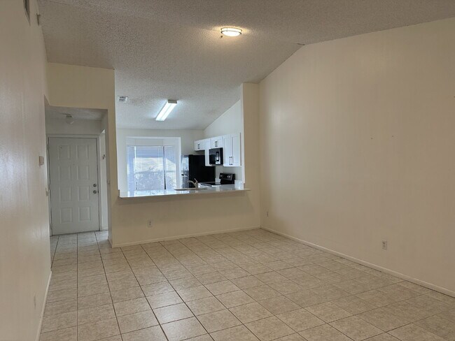 Photo - Lovely 2-Bedroom Townhouse in St. Cloud - Spacious 1023 Sq Ft with 2 Full Baths