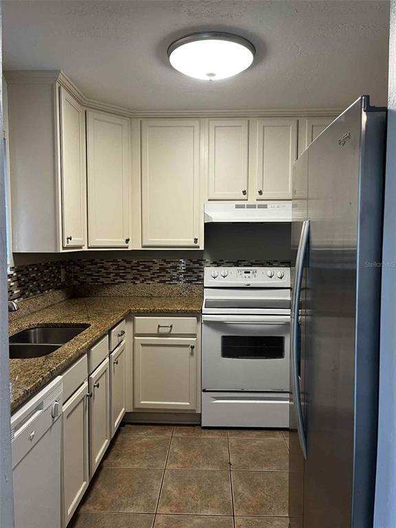 Photo - 2300 SW 43rd St Unit H3