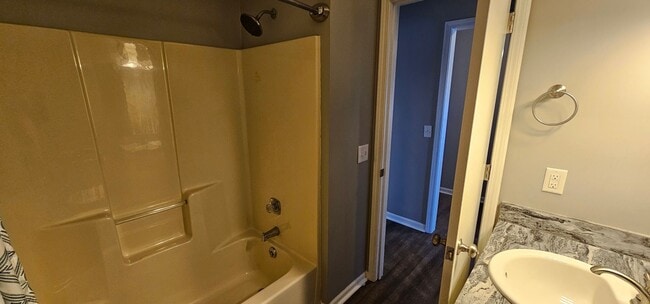 Photo - 823 Laurel Hill Pl