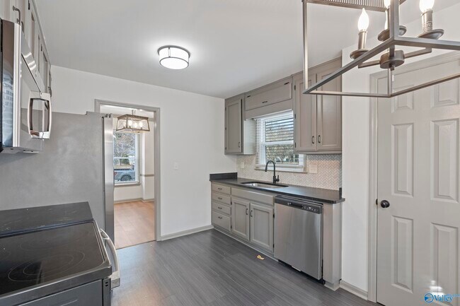 Photo - 220 Andra St