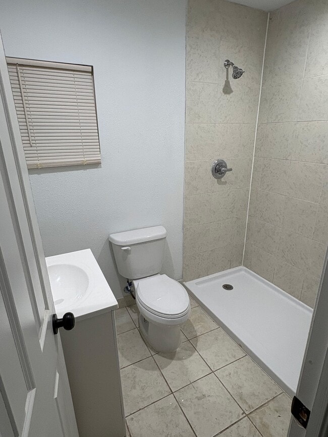 Photo - 5642 Ricky St