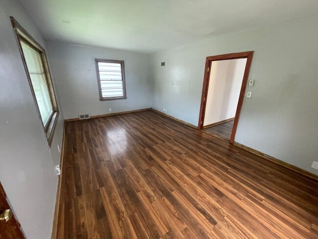 Building Photo - 2037-2039 S 70th St. Unit 2037 Lower