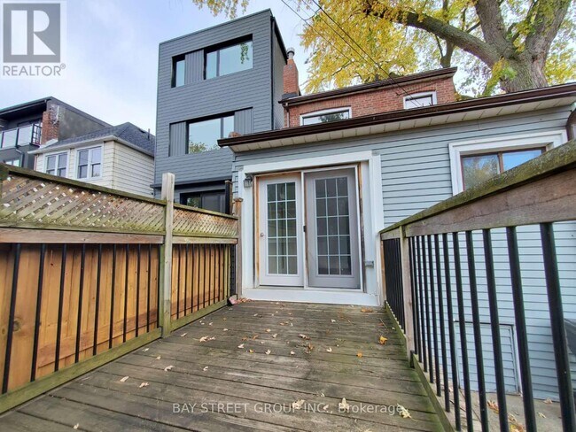 Photo - 212 Monarch Park Ave
