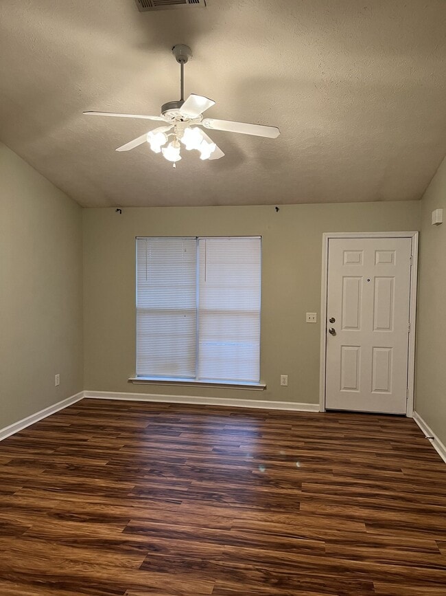Photo - 713 Dellwood Dr