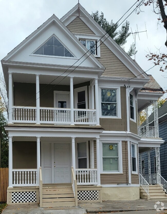 Building Photo - 1118 Lenox Ave Unit First Floor Rental