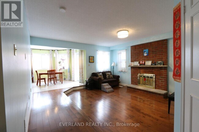 Photo - 28 Bauer Crescent