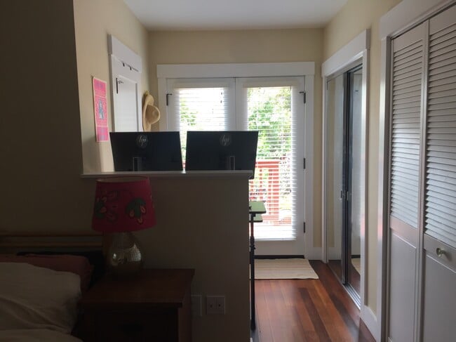 Photo - 756 56th St