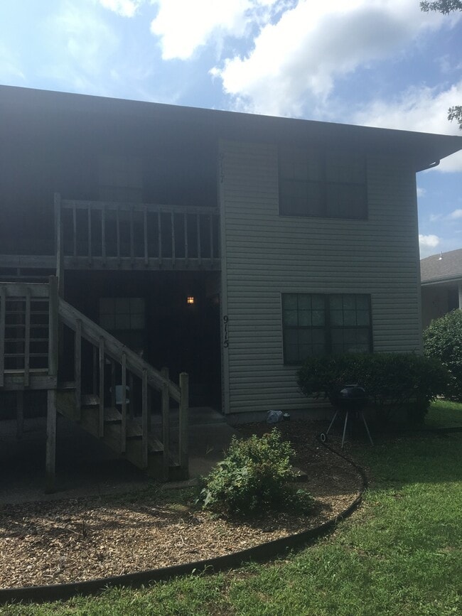 Building Photo - Updated 2-Bedroom Apartment in Raytowm Unit 9117