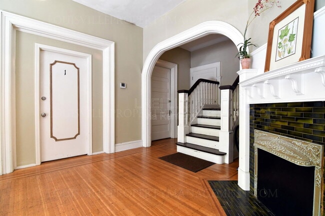 Photo - 319 W Lee St Unit 1