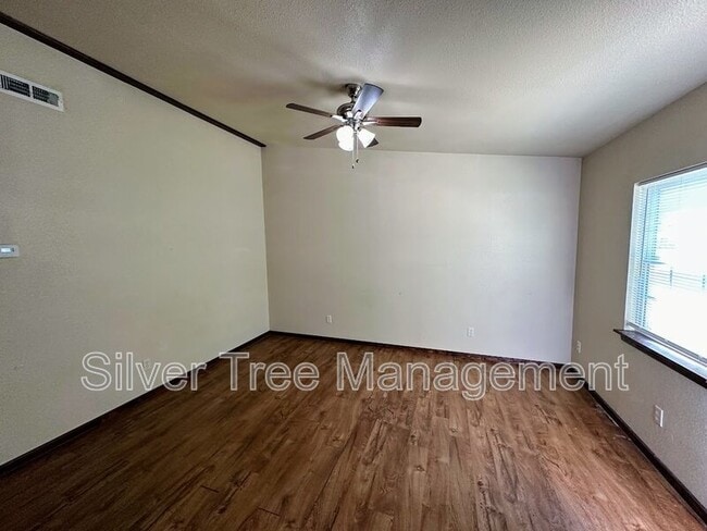 Photo - 358 Brighton Oaks Dr