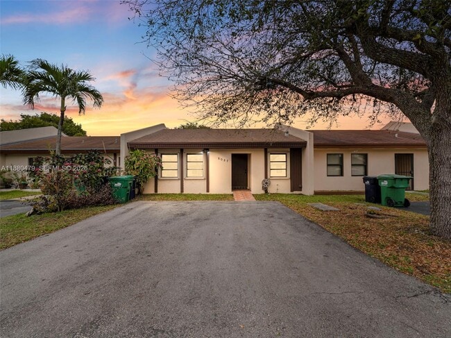 Building Photo - 5027 SW 139th Ct