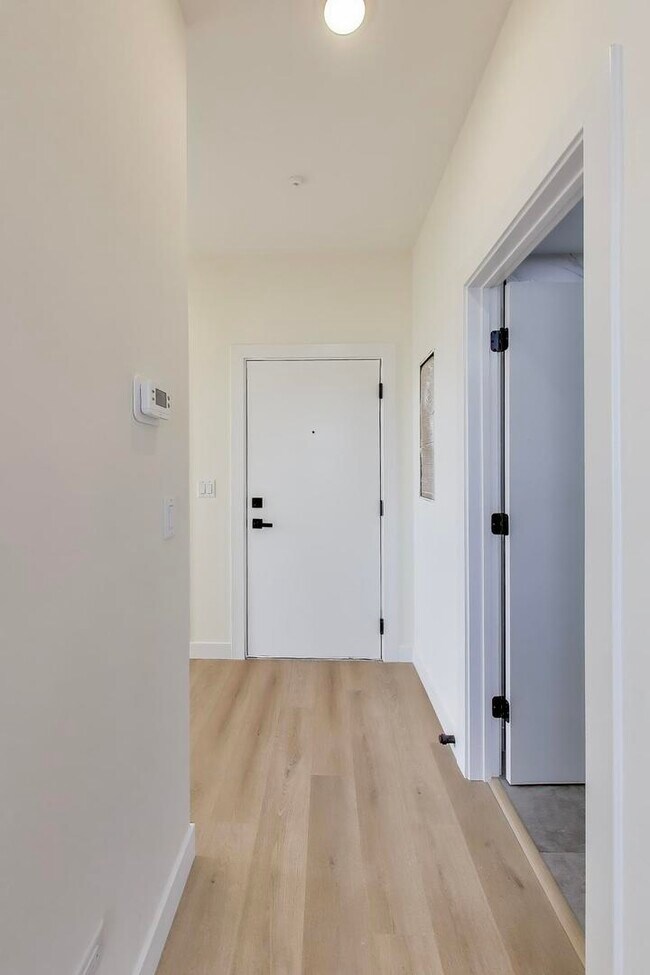 Photo - 1950 W Lawrence Ave