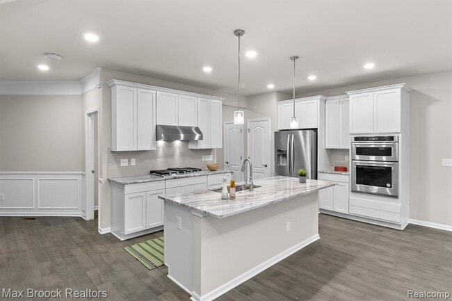 Photo - 4819 Glenora Dr