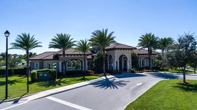 Photo - 739 SE Villandry Way