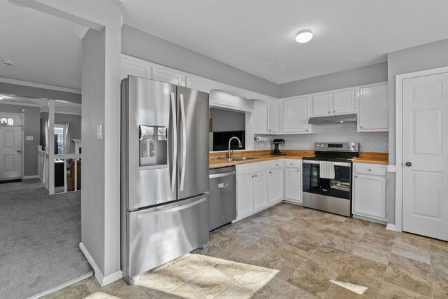 Photo - Beautiful Townhouse-Style Home in Virginia Beach!